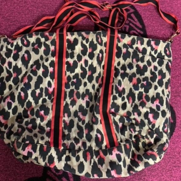 Victoria’s Secret leopard pink print tote. - Picture 2 of 3